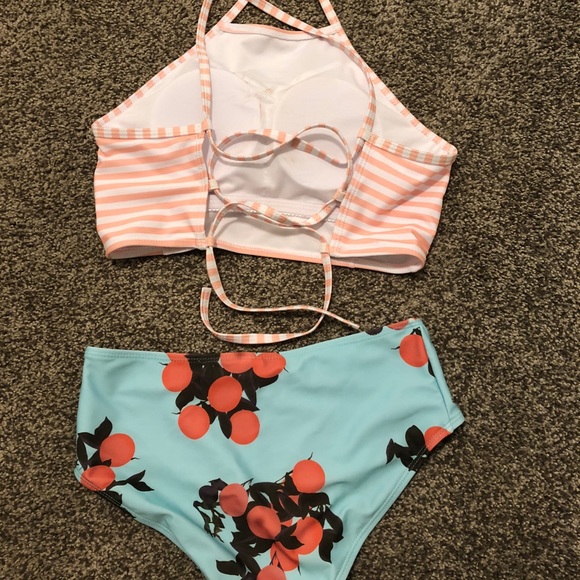 Two piece swim suit. Size small. - Picture 2 of 4